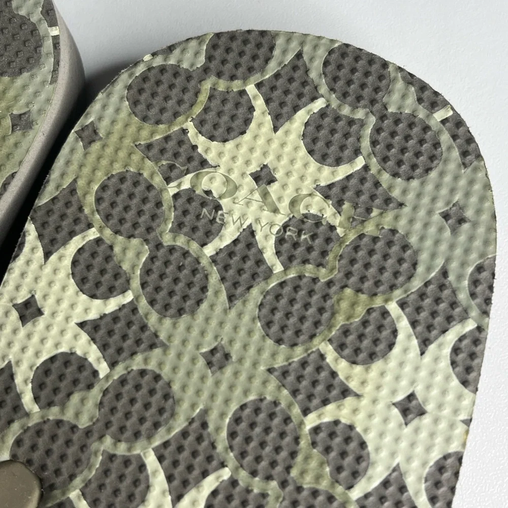 Coach Signature Logo Flip Flops Sandals Beige Brown Women’s Size 9-10 - Picture 3 of 4